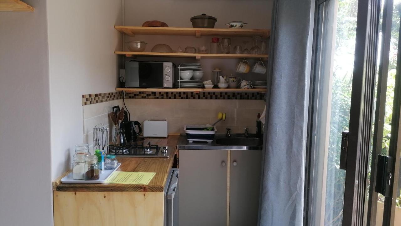 A1 Kynaston Self Catering Or Bed And Breakfast Jeffreys Bay Exterior photo