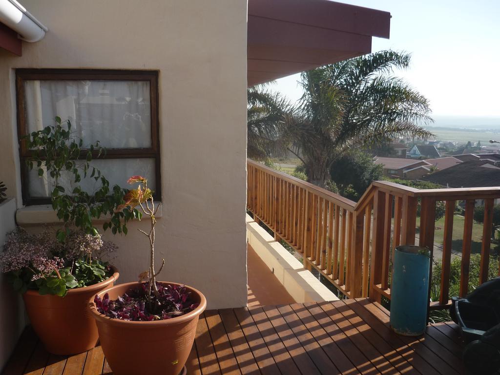 A1 Kynaston Self Catering Or Bed And Breakfast Jeffreys Bay Exterior photo