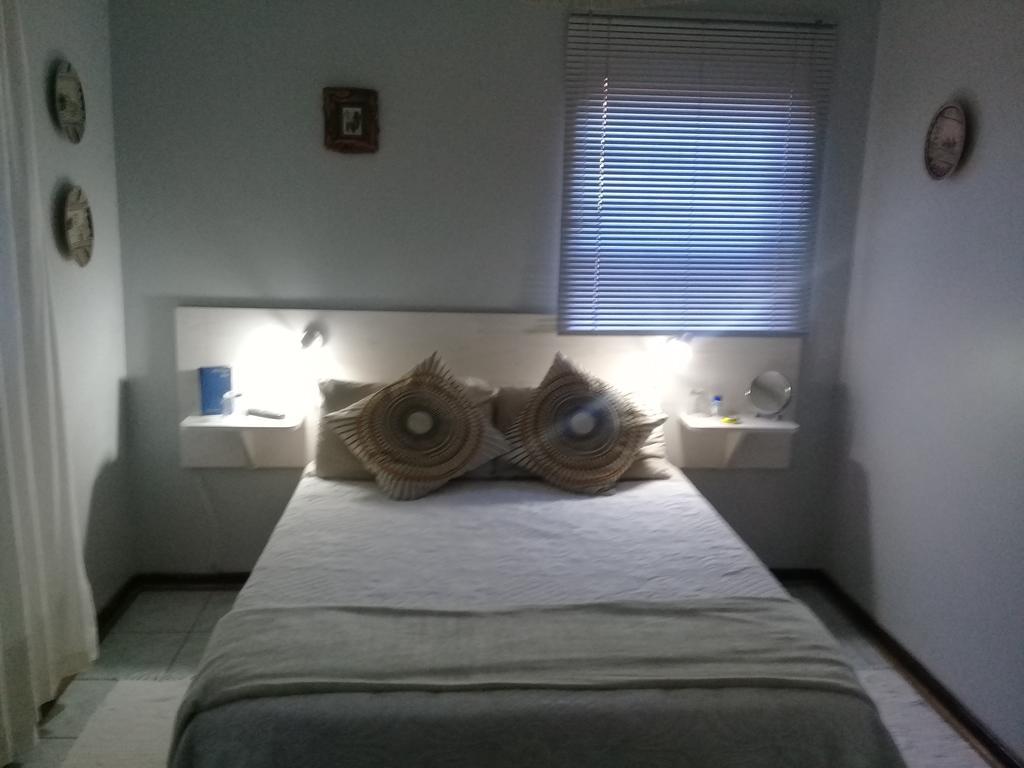 A1 Kynaston Self Catering Or Bed And Breakfast Jeffreys Bay Exterior photo