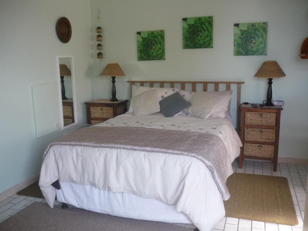 A1 Kynaston Self Catering Or Bed And Breakfast Jeffreys Bay Exterior photo
