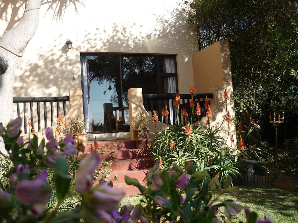 A1 Kynaston Self Catering Or Bed And Breakfast Jeffreys Bay Exterior photo