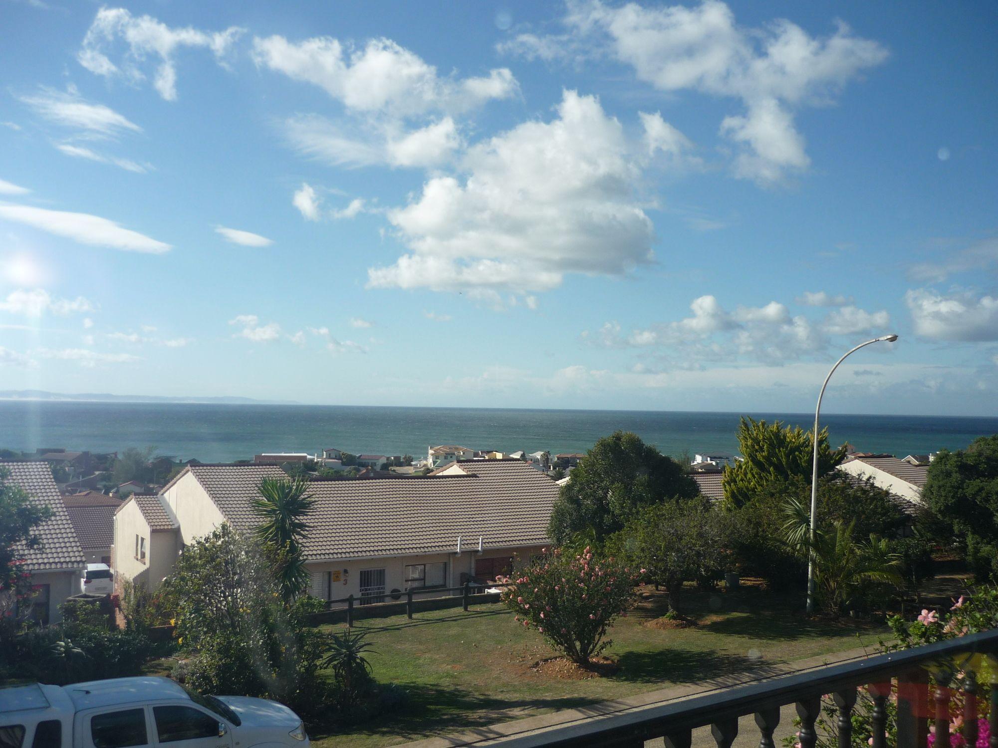 A1 Kynaston Self Catering Or Bed And Breakfast Jeffreys Bay Exterior photo
