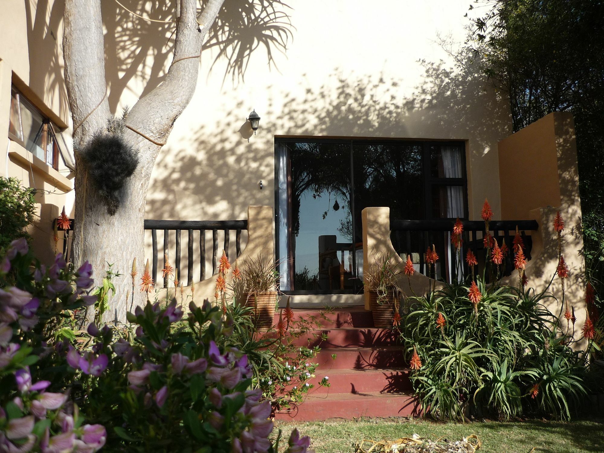 A1 Kynaston Self Catering Or Bed And Breakfast Jeffreys Bay Exterior photo