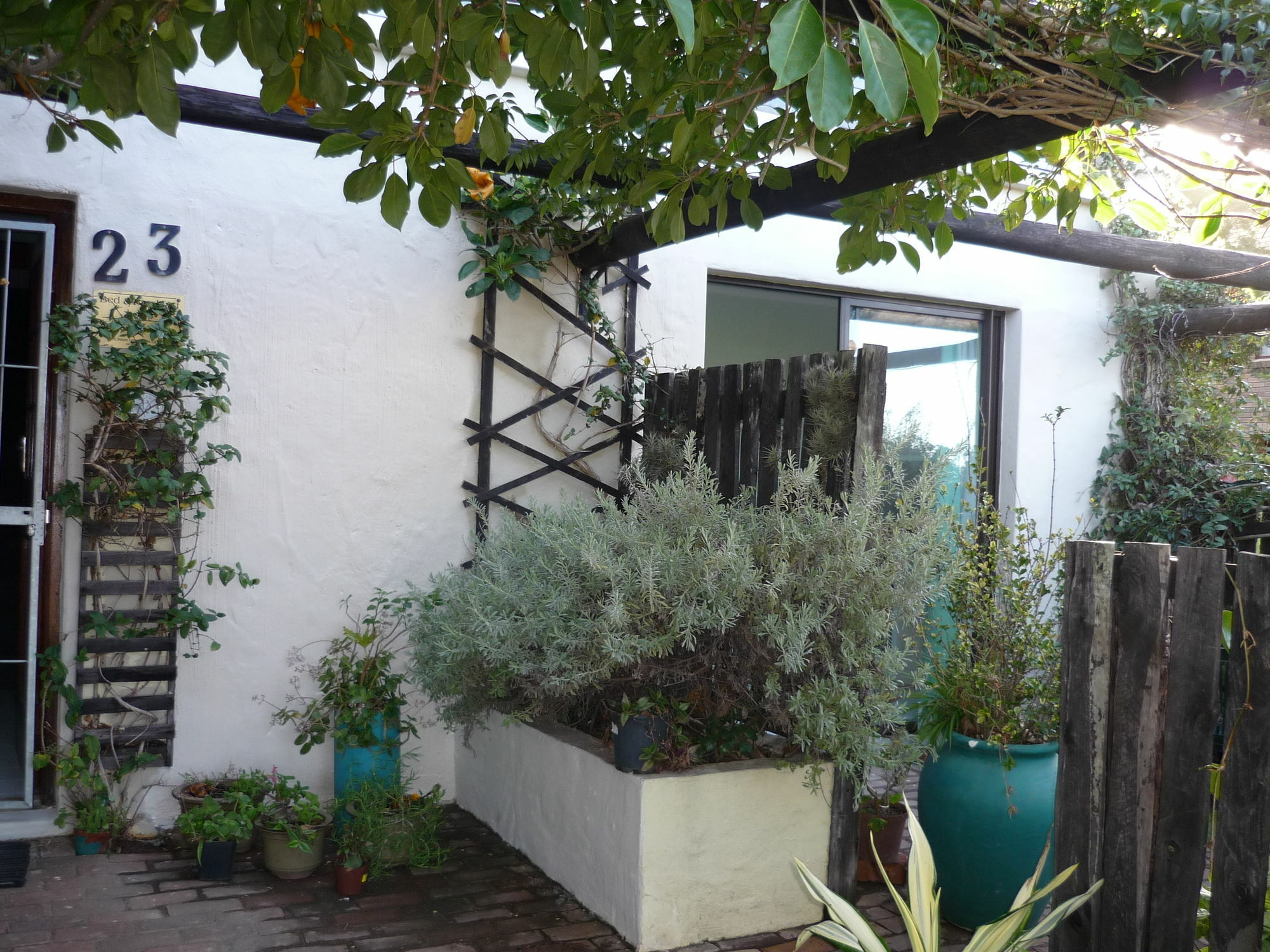A1 Kynaston Self Catering Or Bed And Breakfast Jeffreys Bay Exterior photo