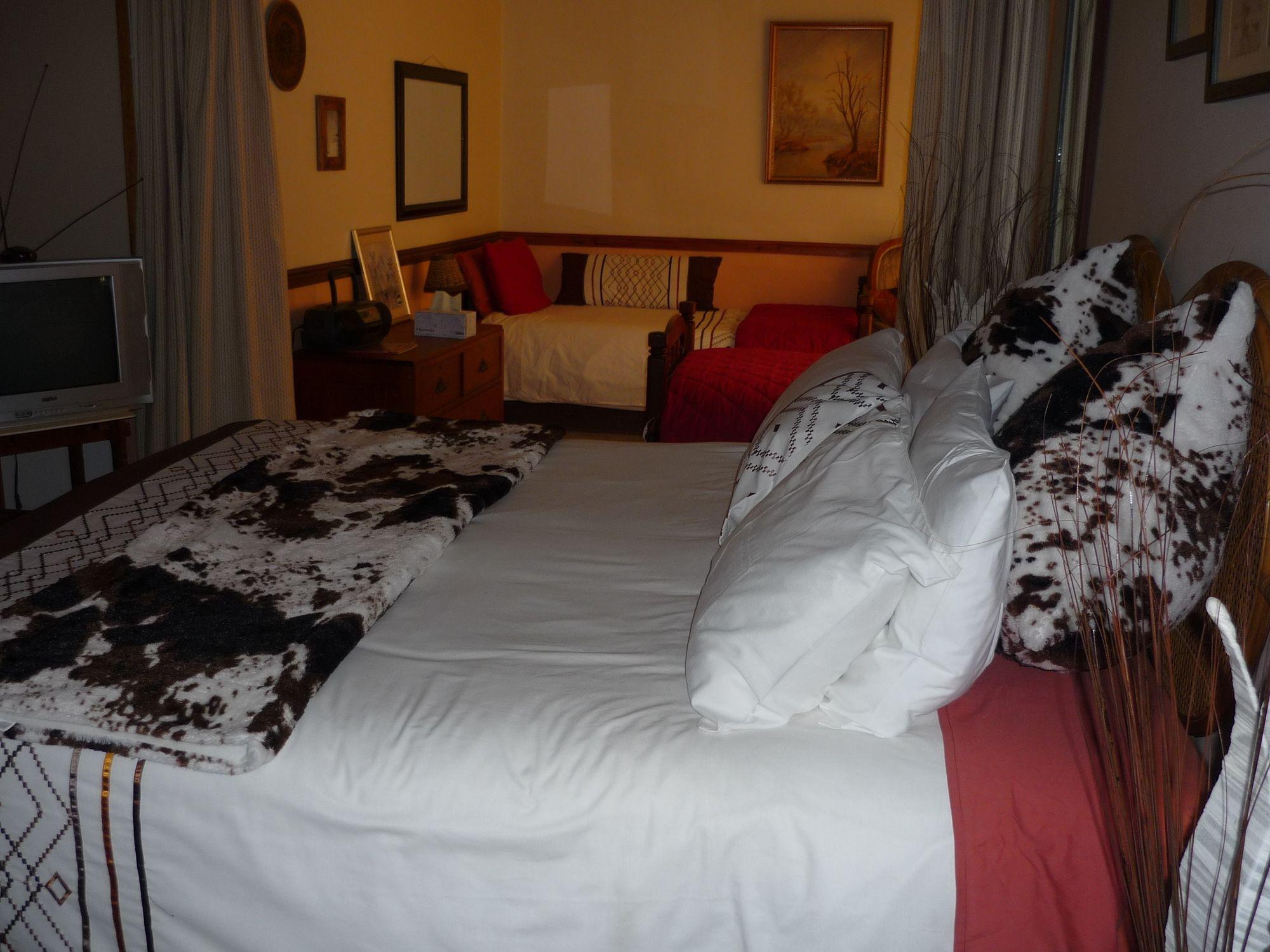 A1 Kynaston Self Catering Or Bed And Breakfast Jeffreys Bay Exterior photo