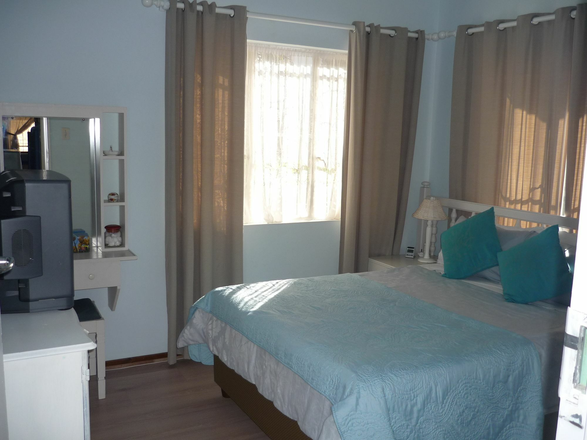 A1 Kynaston Self Catering Or Bed And Breakfast Jeffreys Bay Exterior photo